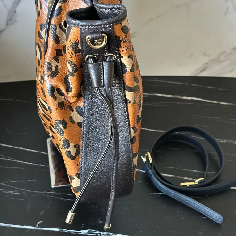 ❌SOLD❌🔥MCM VISETOS LEOPARD LARGE TOTE BAG LIMITED EDITION🔥MINT CONDITION - Picture 7 of 15